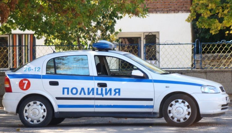 Баба си даде златото на мним пощенски служител