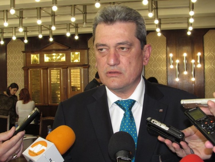 704 пожара са гасили огнеборците ни в последните три дни