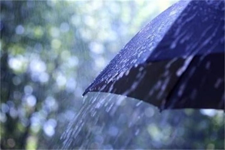 Дъжд и гръмотевици, температурите се понижават