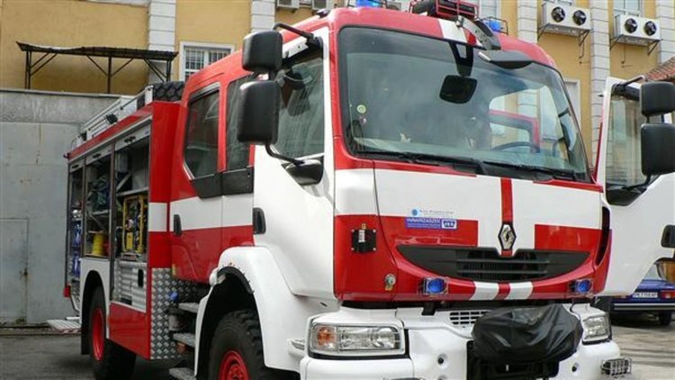 Четири пожара и една катастрофа през денонощието