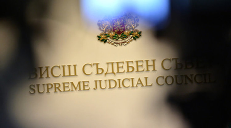 Какво се случва в съдебния съвет при споменаването на румънския модел