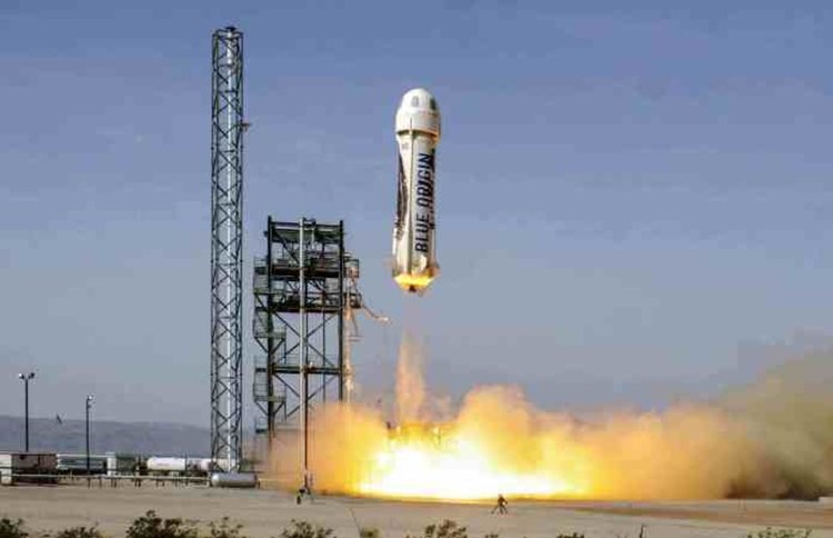 Blue Origin изстреля и приземи кораба New Shepard (видео)