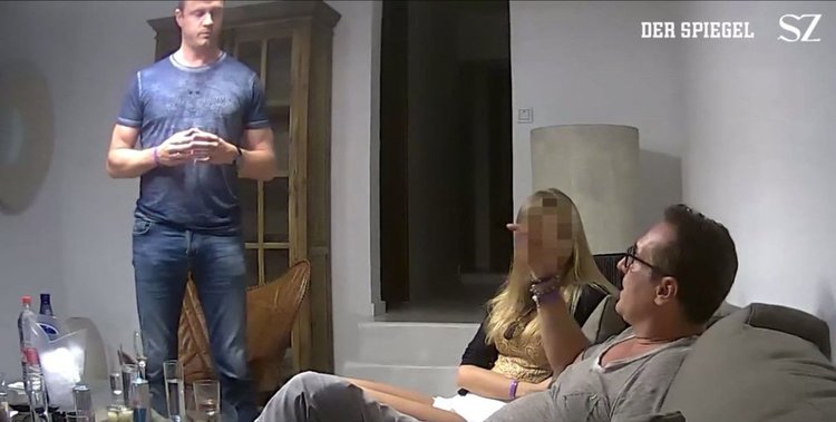 Фаталната блондинка или кой стои зад "Операция Щрахе"