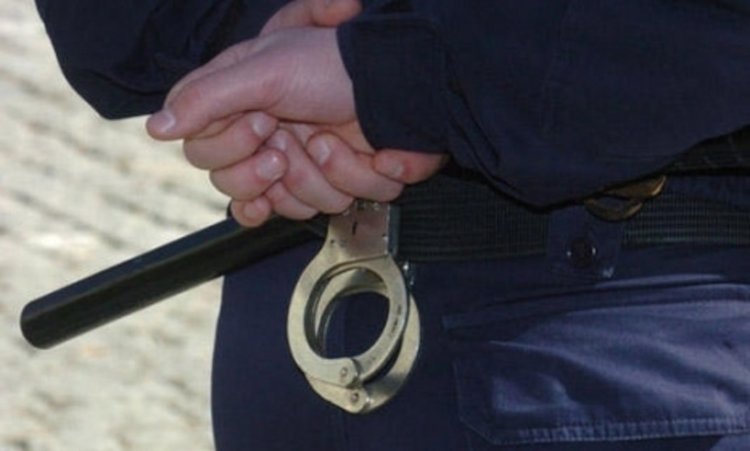Мъж от Мадан разбил кафе машина, спипан докато опитва да прибере монетите