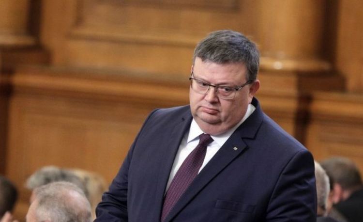 Цацаров обеща да не дели медиите на свои и чужди