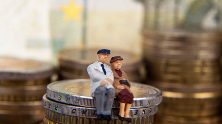 Увеличават се възрастта и стажът за пенсиониране