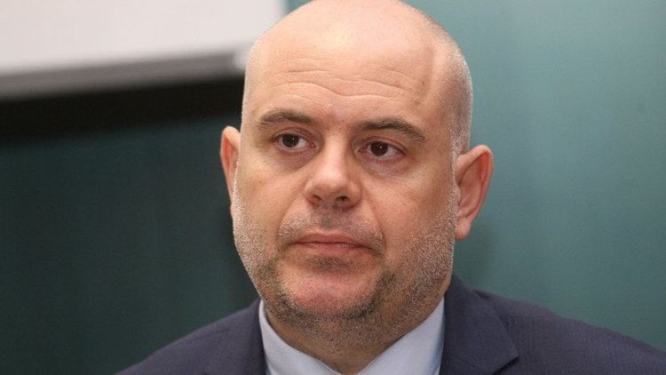 Боклукът е новият кокаин. Шест мафиотски клана перат пари у нас