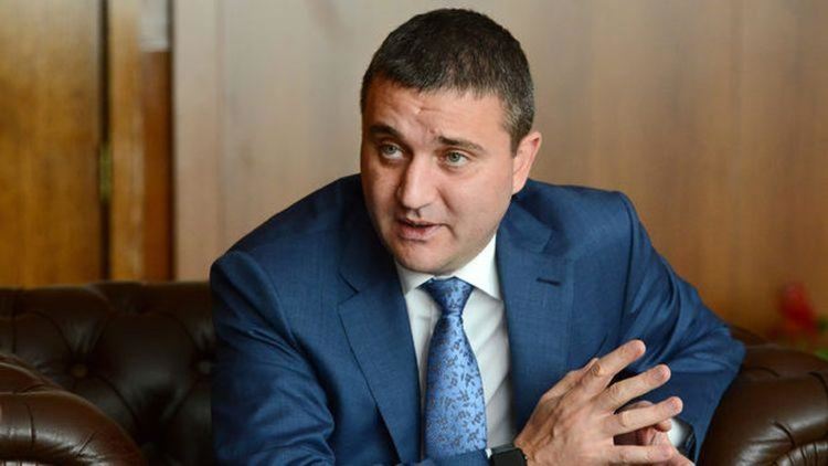 Държавата влива нова управленска мощ в тотализатора