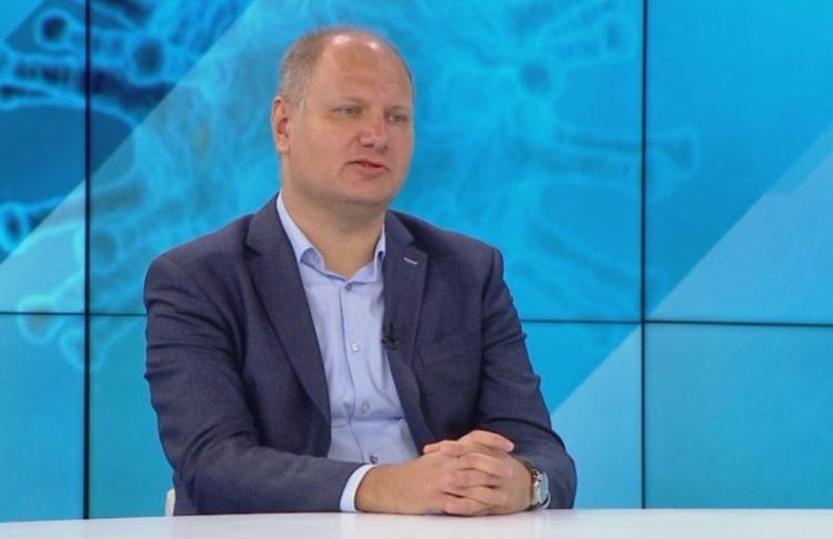 Доц. Шиваров: Възможно е новият щам да е по-малко чувствителен към ваксините