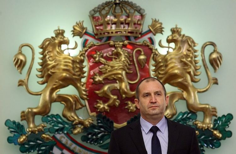 Президентът Радев: Изключително важно е да се гарантира както конституционното право на вот, така и здравето на българите