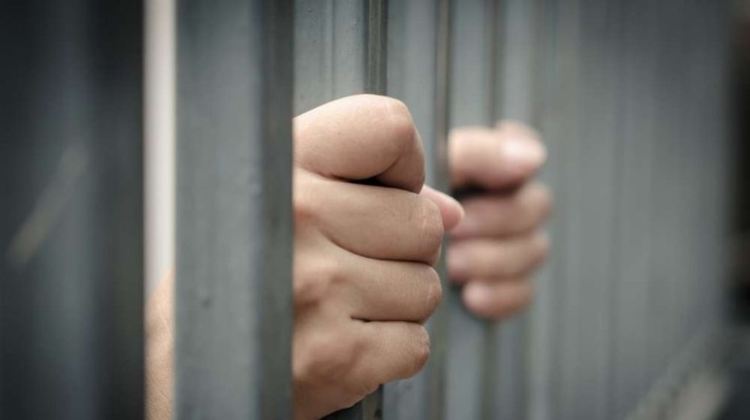 Мъж от Дюлица ошамари 9- годишен в междуградски автобус, арестуват го