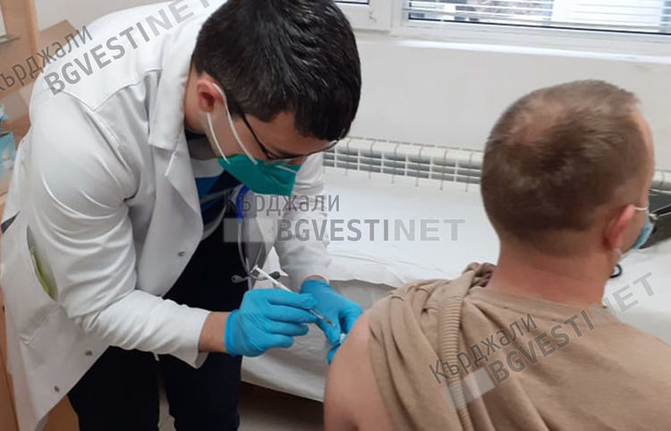И нашенци с двойно гражданство ползваха „зелените коридори”в областта