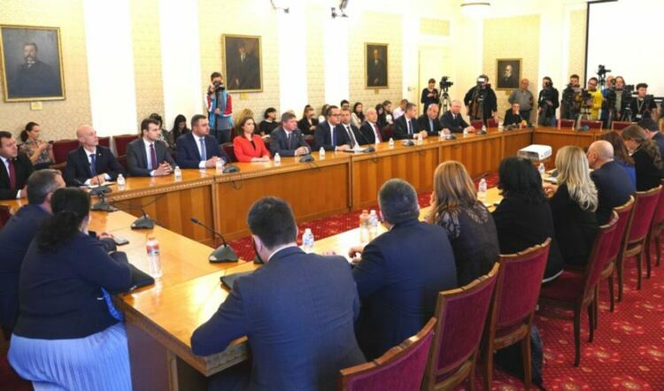 "Възраждане": Няма вариант да подкрепим правителство на ГЕРБ
