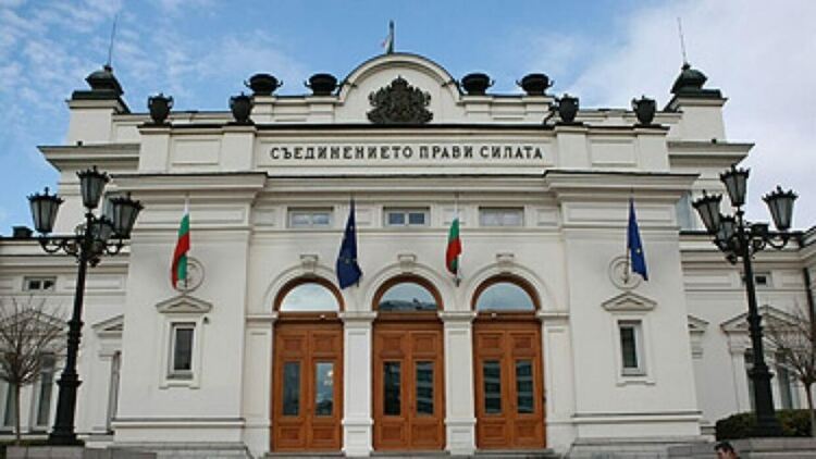 Гешев поиска имунитета на Кирил Петков