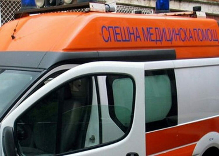 Две деца пострадаха при пътен инцидент с каруца и лек автомобил край Асеновград 