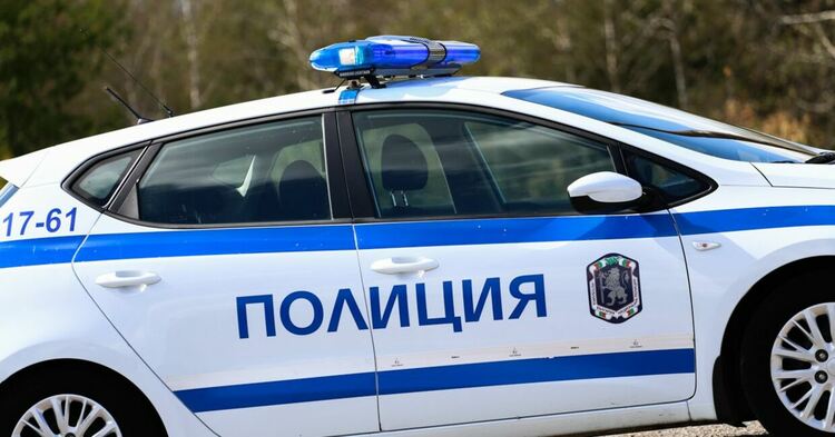 Двама крадци на пари уличени от полицията 