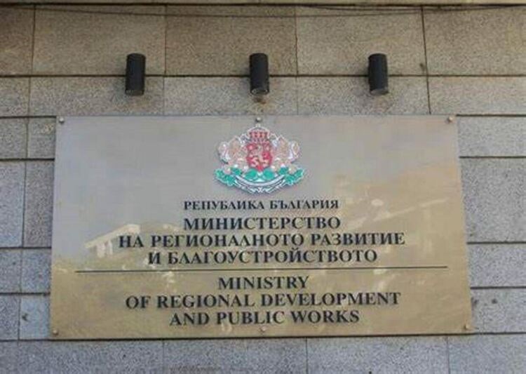 В МРРБ областният управител д-р Румен Пехливанов акцентира върху важните за региона инфраструктурни проекти