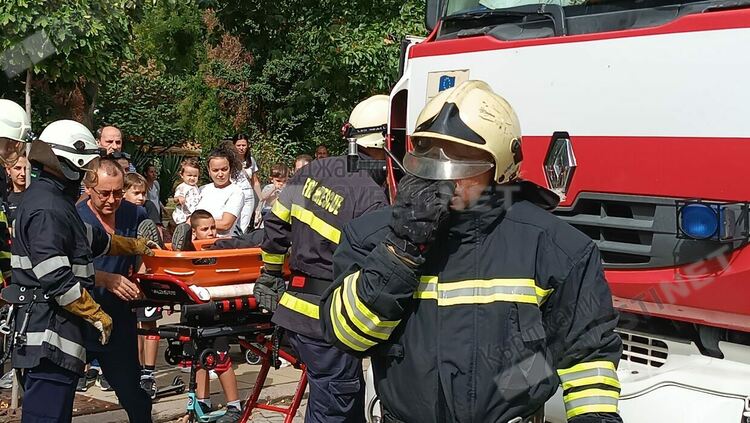 Комини горяха в Кърджали,гасиха ги шестима огнеборци
