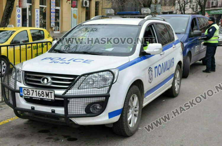 Арестуваха шофьор, предложил подкуп на пътен полицай