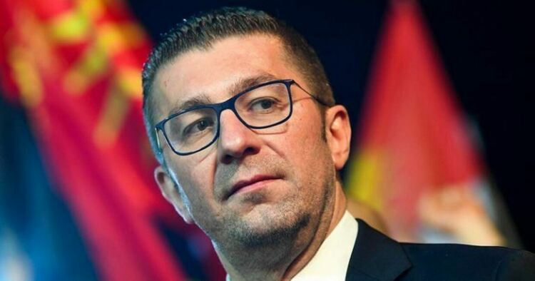 Мицкоски категоричен: Безусловно няма да впишем българите в конституцията