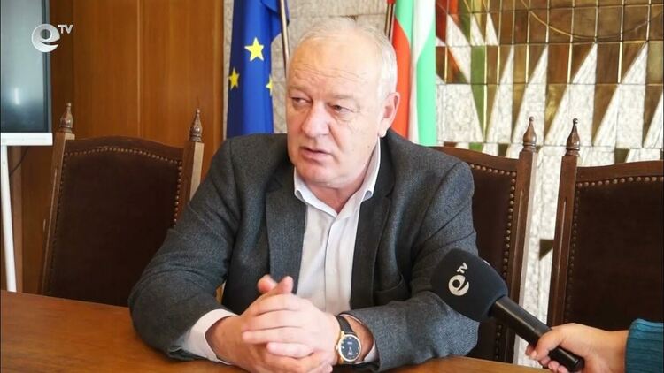 Мелемов поиска от областния управител имената на служители, упражнявали  натиск върху уязвими хора