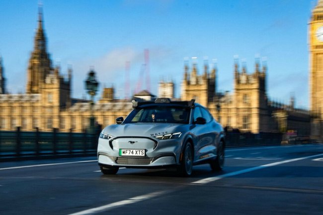 Лондон пусна първите си самоуправляващи се таксита