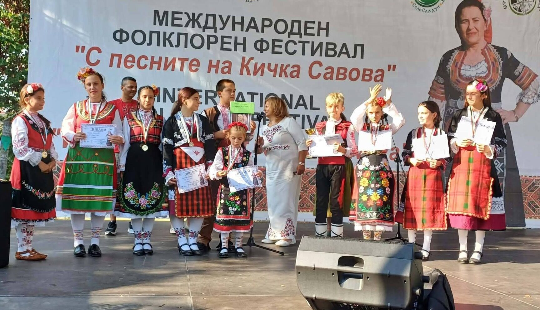 Десетки отличия за школата по народно пеене „Зора-Зорничка“
