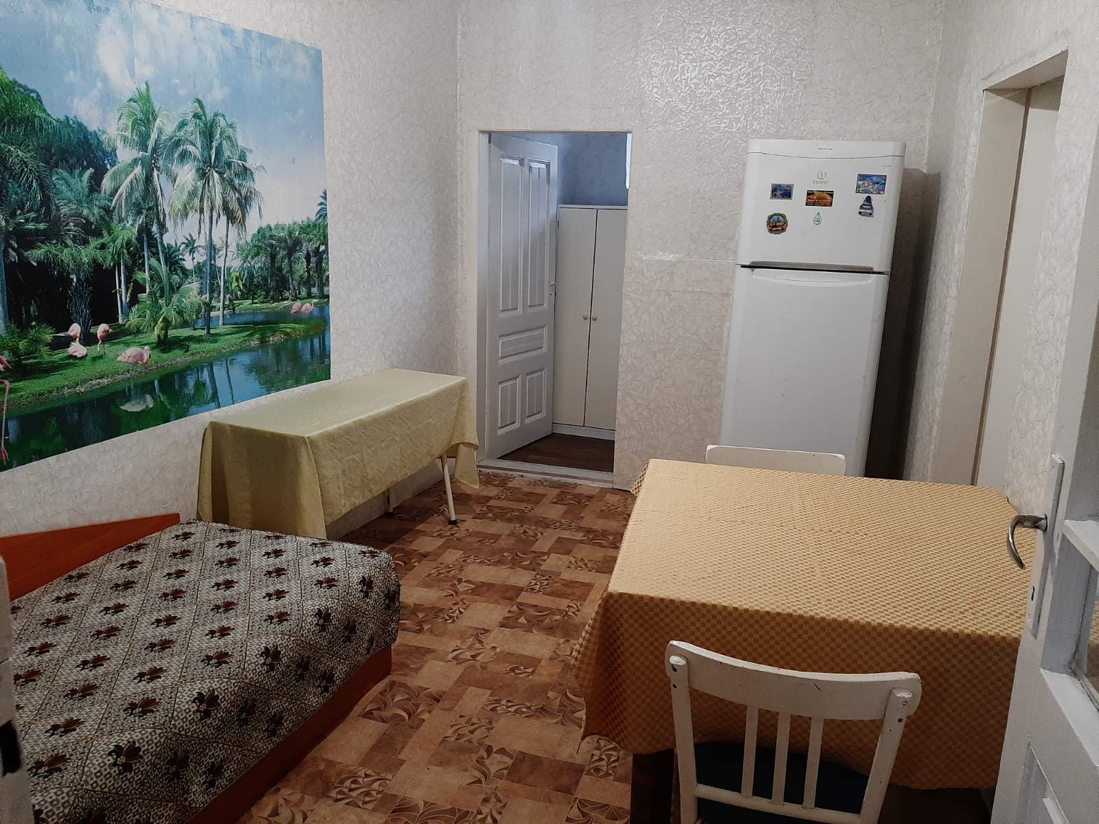Давам под наем две стаи и кухня за жена без посредници 0889 537 426