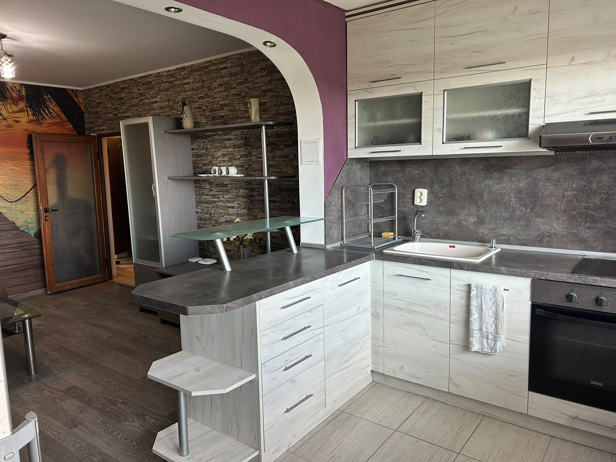 Двустаен апартамент 58 кв.м. в кв. Куба, гр. Хасково