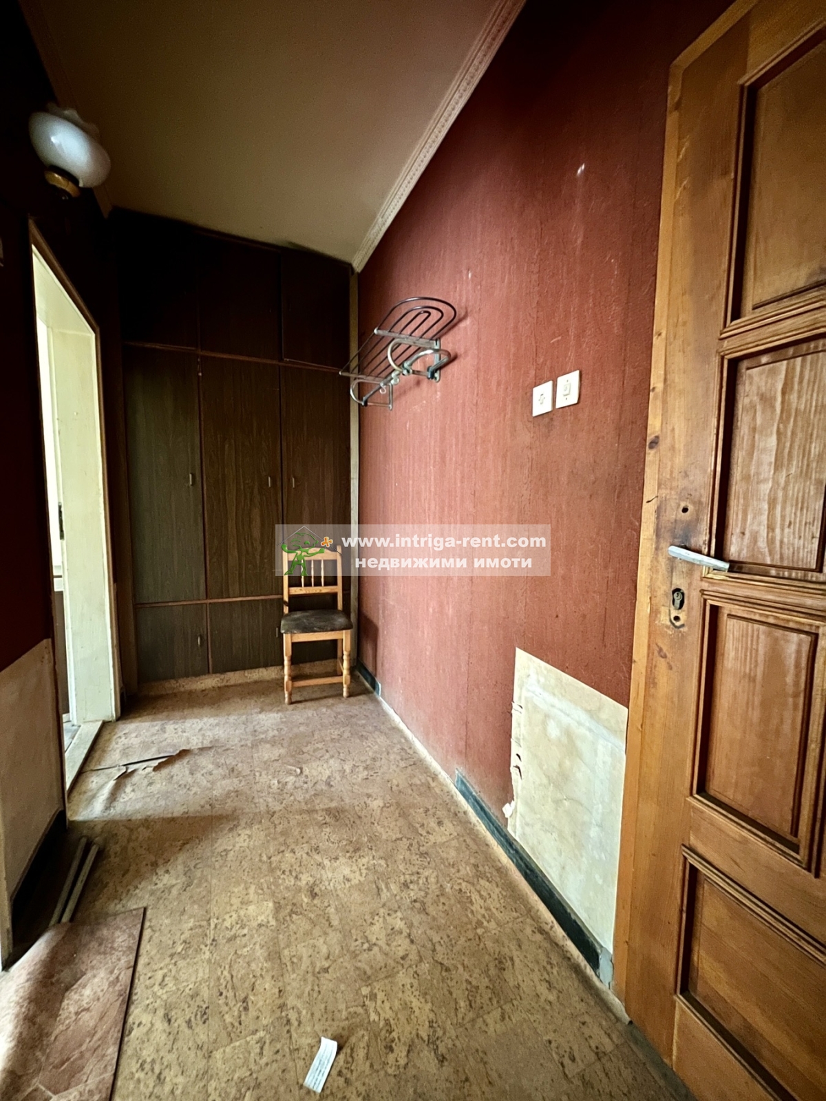 №4140 Едностаен тухлен апартамент-старо строителство за продажба в кв. Училищни, Хасково!