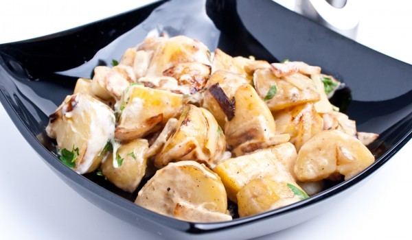 Картофи с бекон и млечен сос