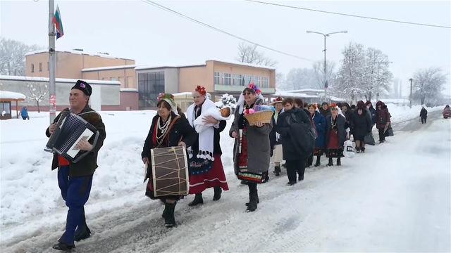 Отбелязаха Бабинден и в първомайското село Дълбок извор