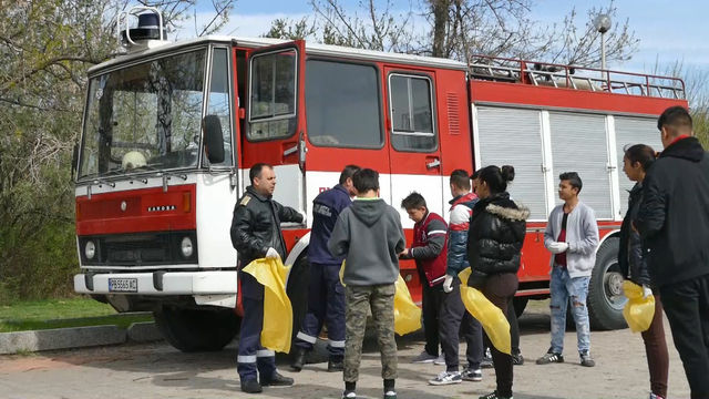 Млади огнеборци се бореха със замърсяването на природата
