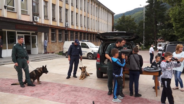 20 деца искат да станат полицаи